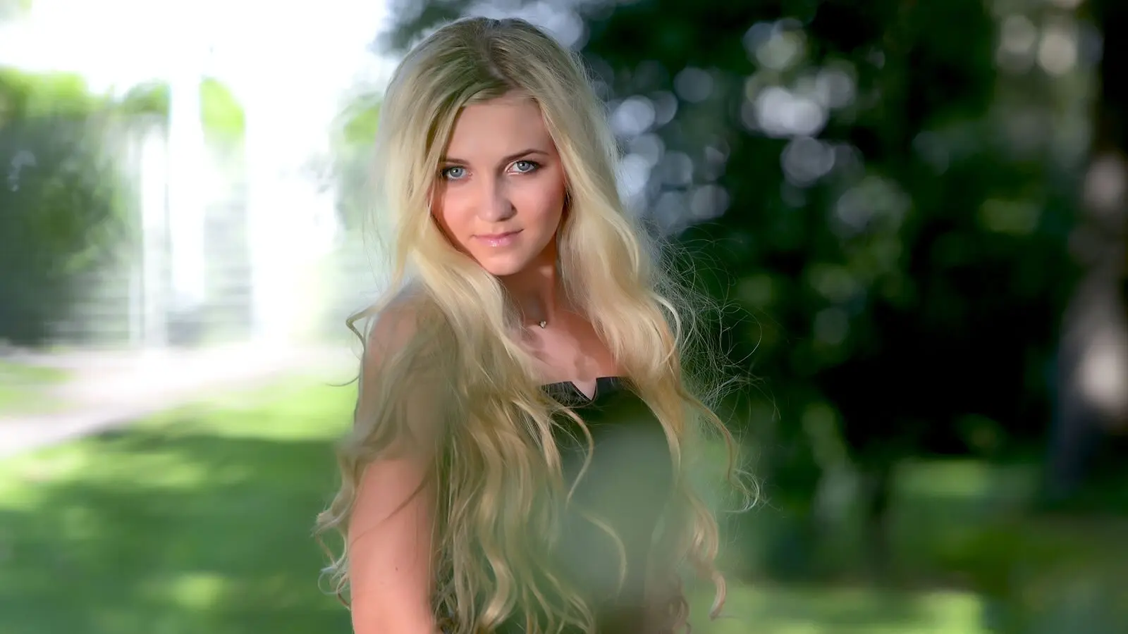 MonaDeluxe's Hot Anal